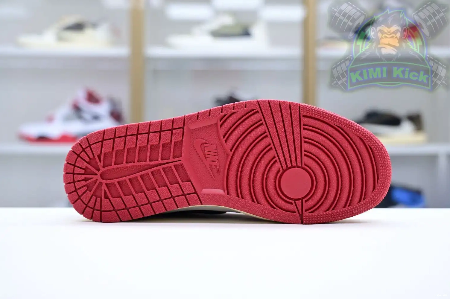 Trophy Kimikick Air “Away” 1 Room x Jordan Jordan Low OG 0506